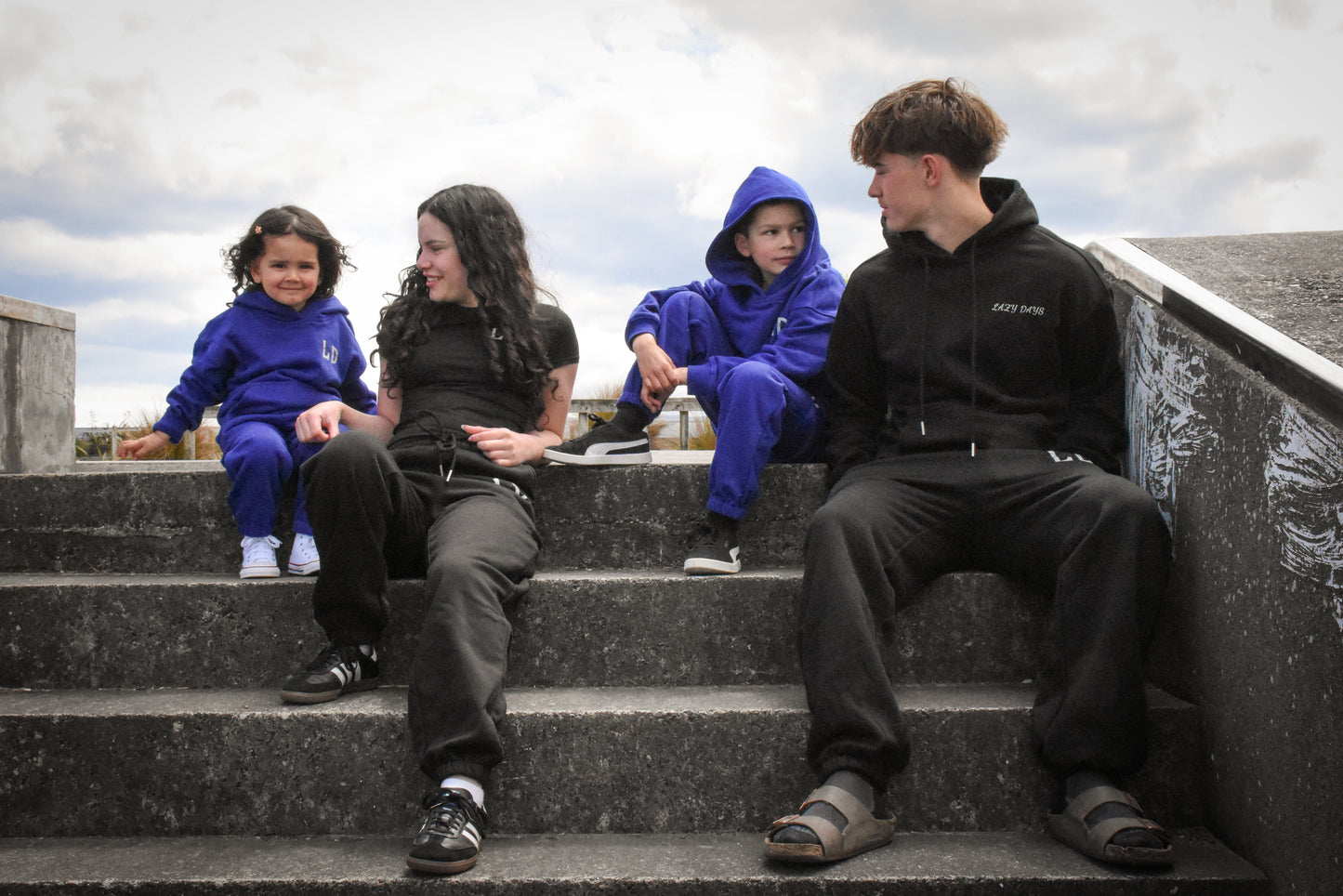 COZY UP WITH SNUGGLY UNISEX TRACKPANTS IN BLACK