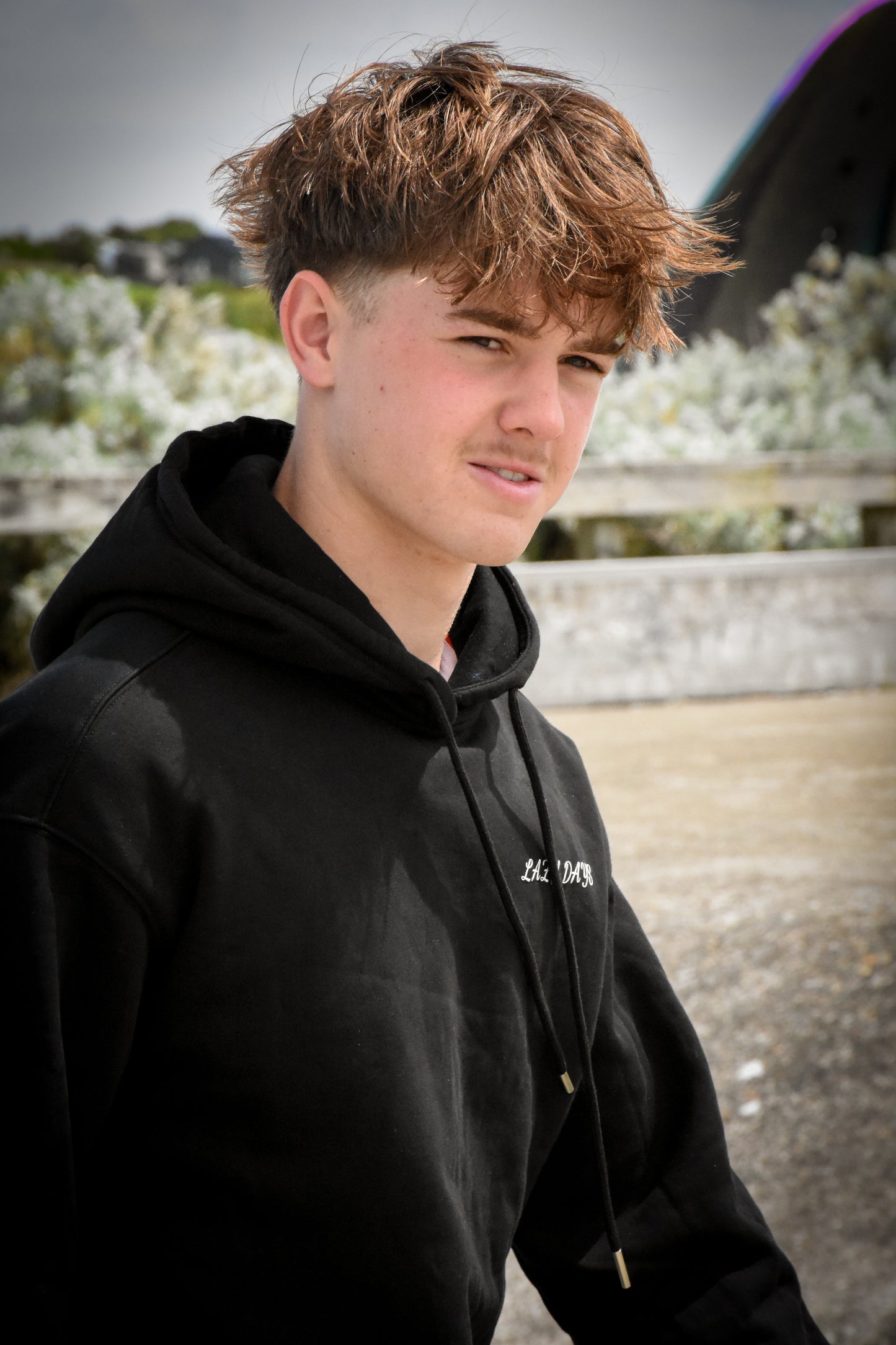 OVERSIZED UNISEX HOODIE IN BLACK